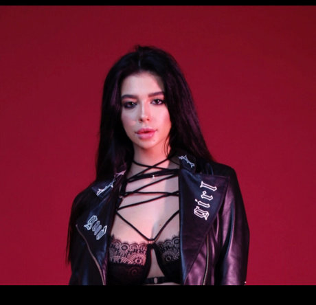 anna slutskaya111 ポルノ女優 画像