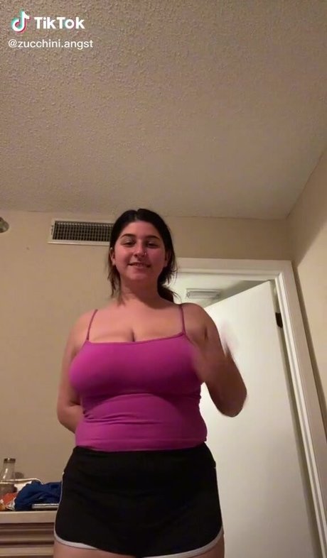 Zucchini ヌード女優 写真