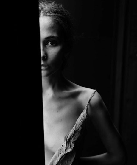 Zukhra Galina アートモデル 写真