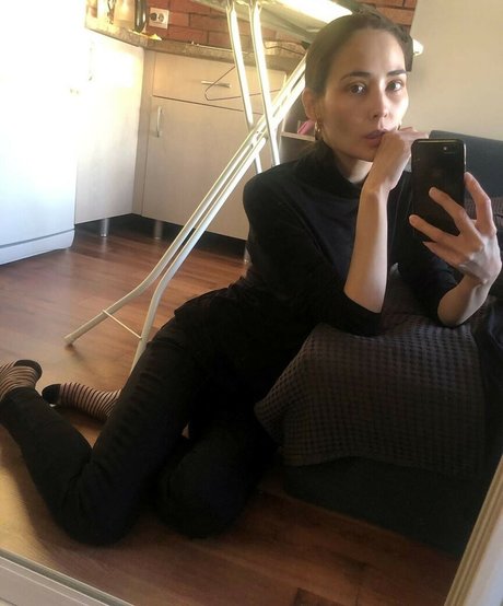 Zukhra Galina アートスター 写真