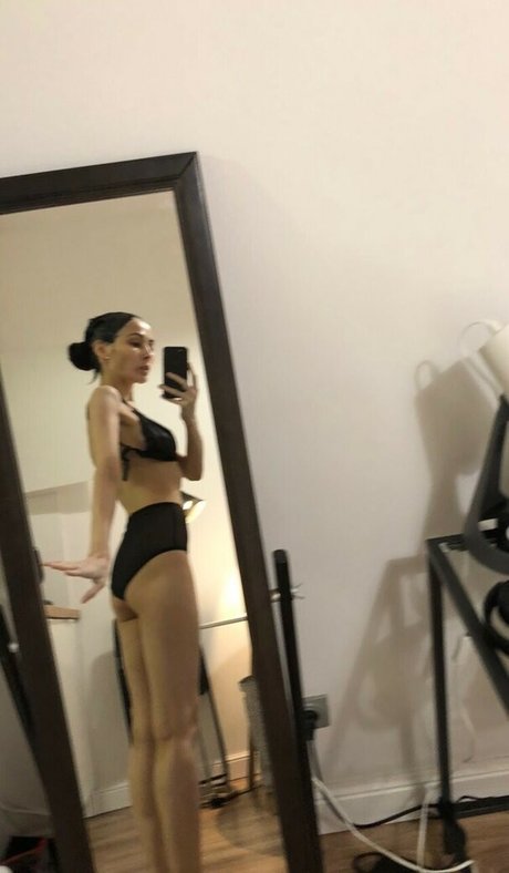 Zukhra Galina ポルノスター エロティック ギャラリー