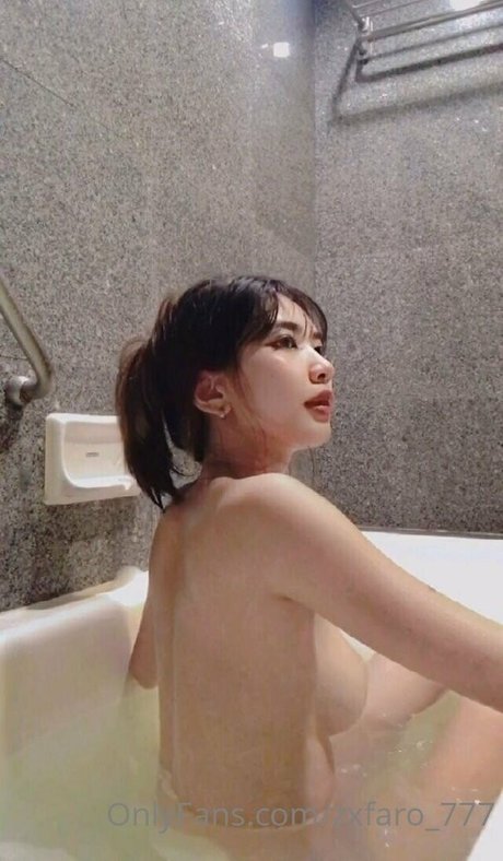 zxfaro 777 ポルノスター 高品質 写真