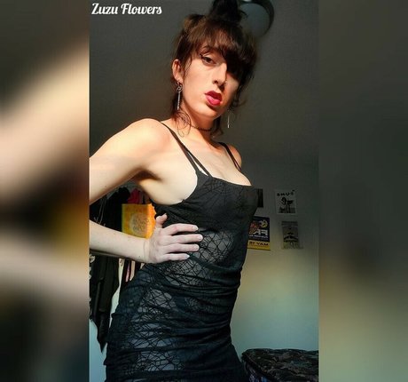 ZuzuFlowers ポルノモデル 写真