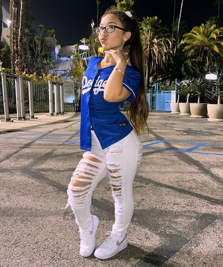 痴女妻オンリーファンズ ポルノ 画像