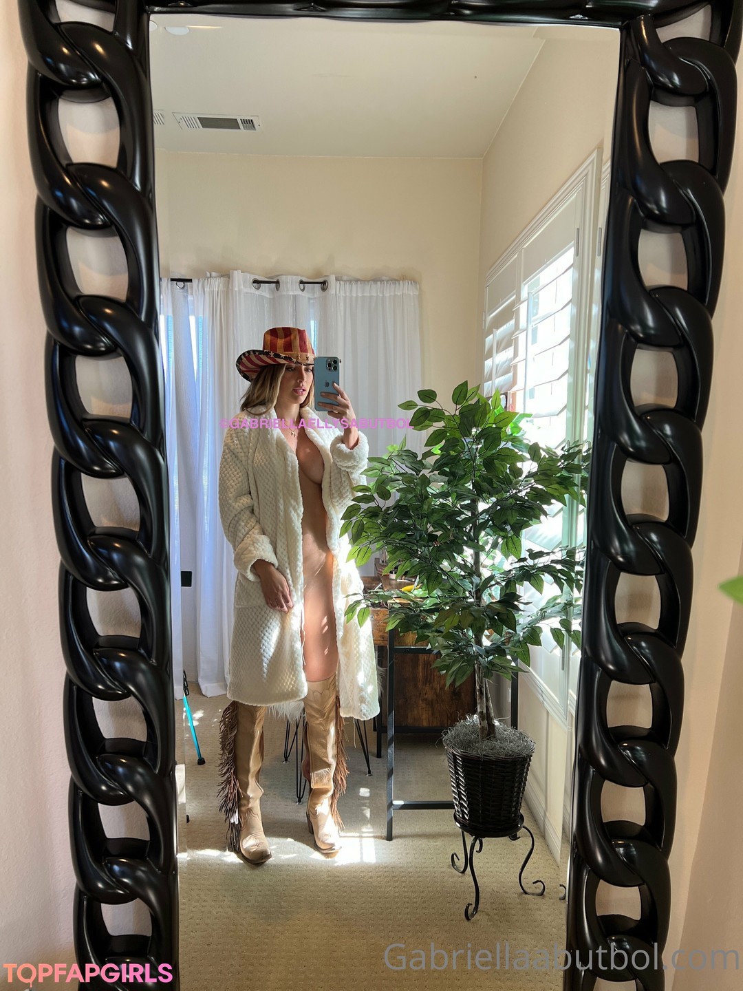 バン・オンリーファンズ アダルト無料 写真