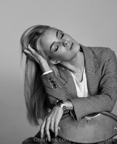 Naughtybanshee ヌードスター ギャラリー