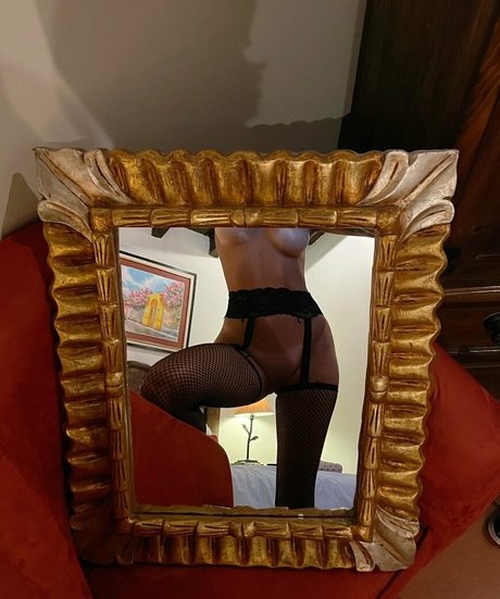 Kat Aphrodisiac ポルノスター 裸 写真