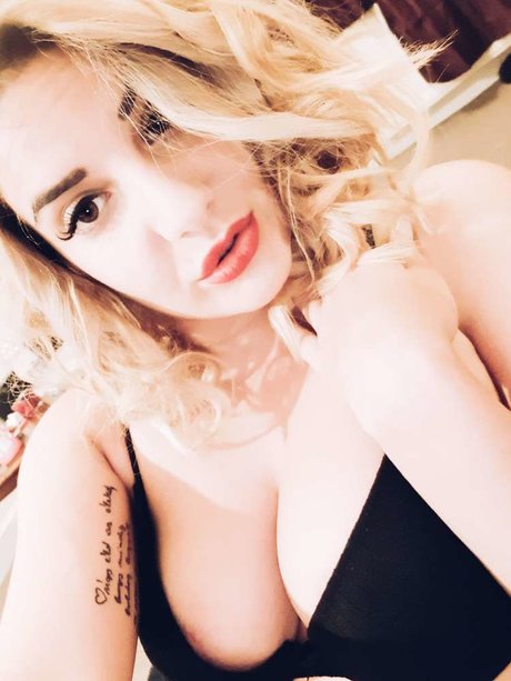 Alexa ddoficial 写真集