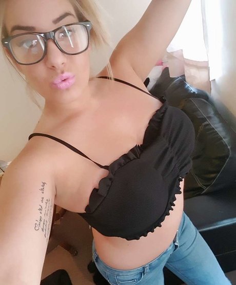 Alexa ddoficial セクシーなポルノスター 写真