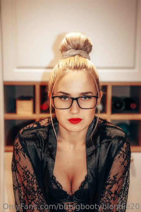 ぽっちゃり妊婦オンリーファンズ えろた 写真