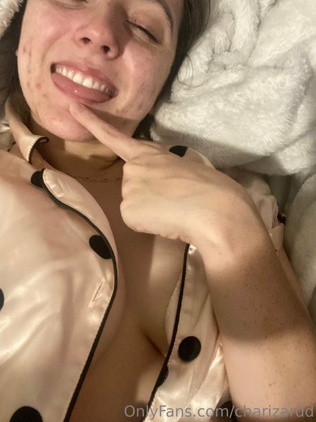 ブルネットのPOV オンリーファンズ セクシーヌード 写真