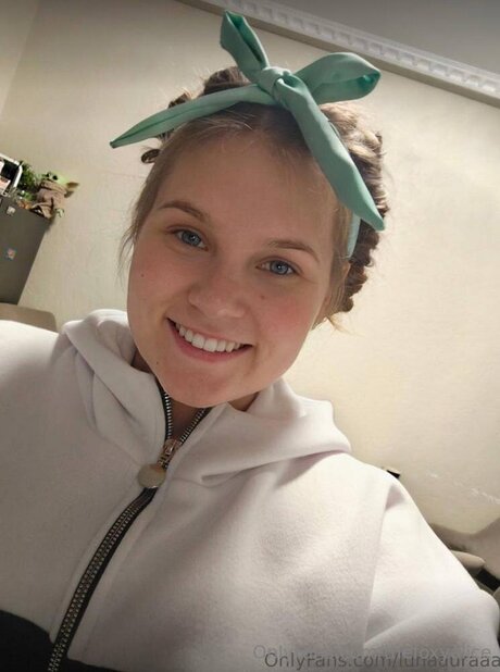 Thefoxyalice HDポルノスター 写真