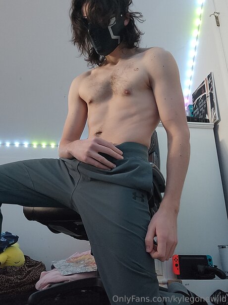 Kylegonewild アートスター アーカイブ