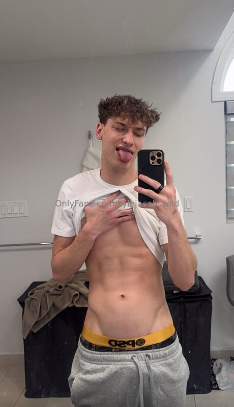 Kylejacobswild アダルトモデル 写真