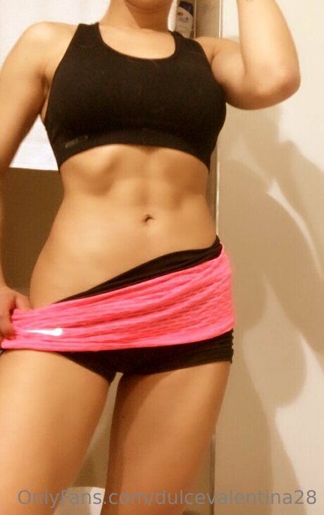 筋肉トランスオンリーファンズ 裸 画像