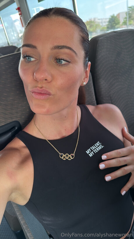 Alyshanewman セックススター アーカイブ