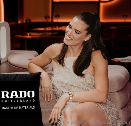 Alyshanewman 裸の女優 写真