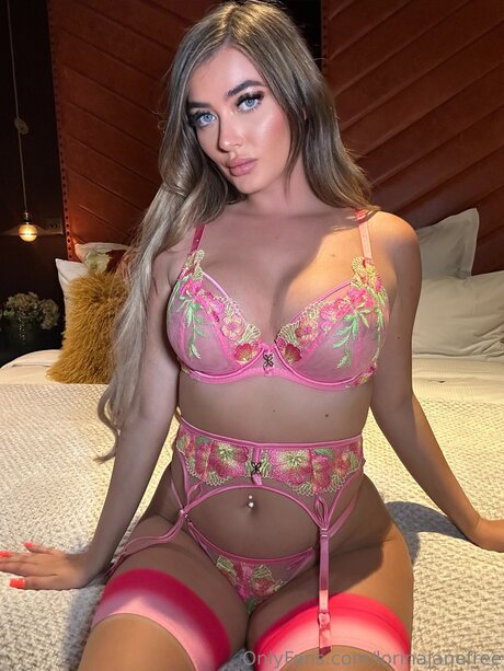 Lorinajanefree ポルノスター 美しい 写真