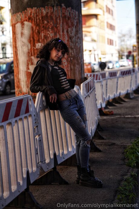 Olympialikemanet 無料モデル 写真