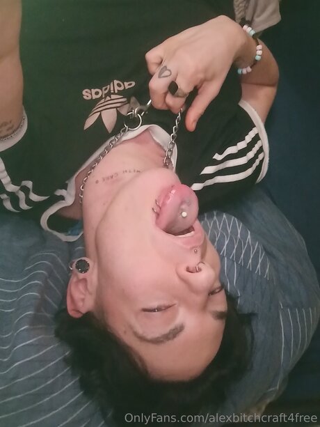 Alexbitchcraft4free xxxスター 写真