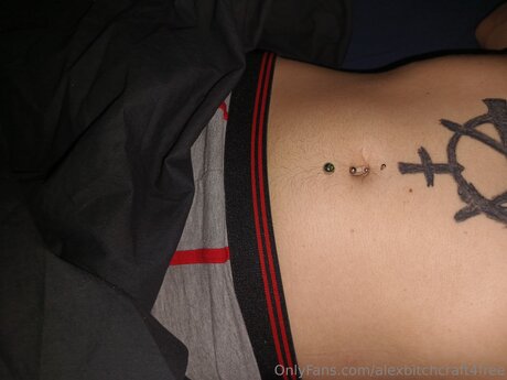 Alexbitchcraft4free かわいいポルノスター ギャラリー