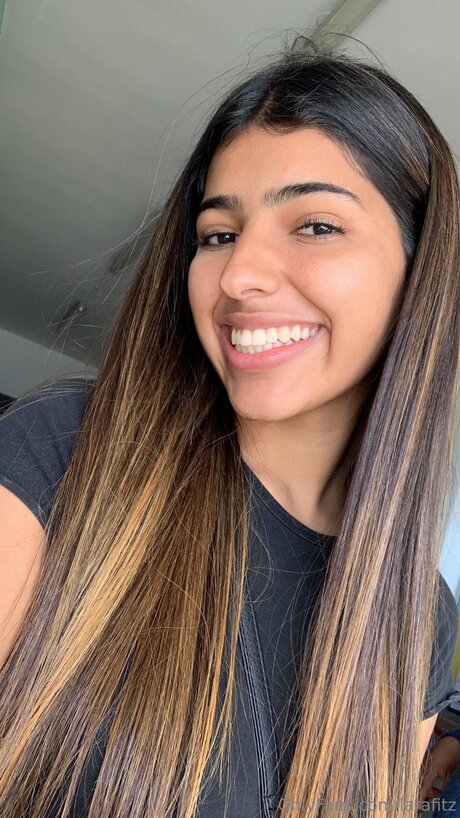 Larafitz ホット女優 アーカイブ