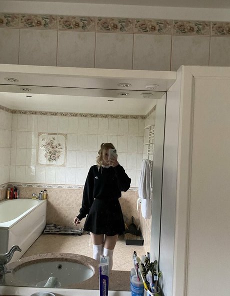 Dinulya セクシーなスター ギャラリー