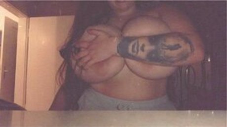 JOI オンリーファンズ 無料裸 写真