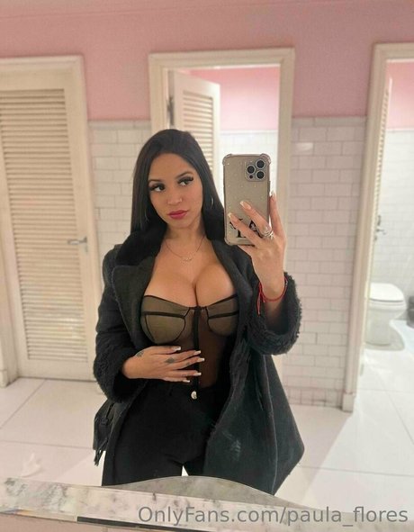 Paula Flores 素敵なモデル 写真