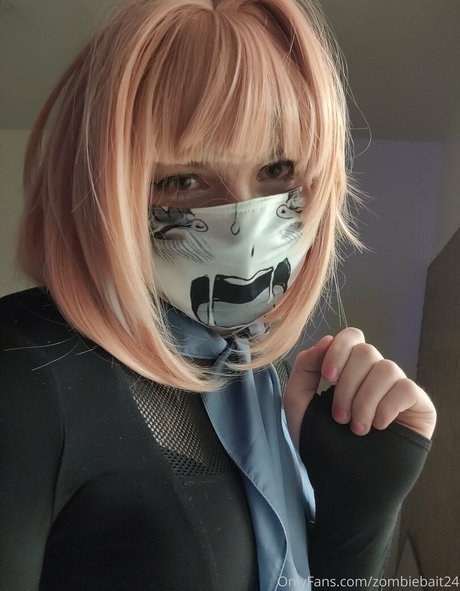 金髪の顔射オンリーファンズ ホット裸 写真