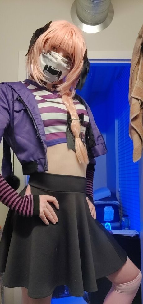 巨乳ストリップオンリーファンズ ポルノグラフィック 画像