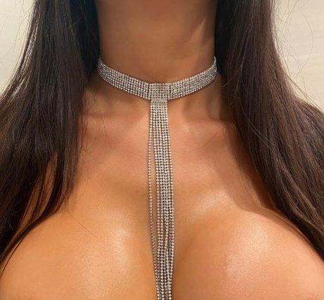 Adelinelux ポルノスター アート 画像