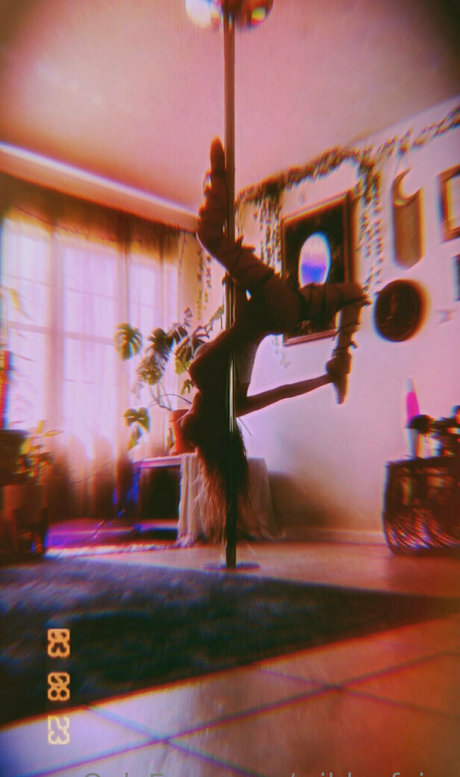 Emerald Wildea アートモデル 写真