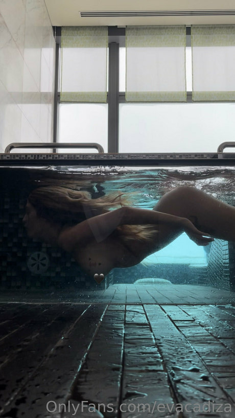 赤毛の痩せたオンリーファンズ 美しいxxx 写真