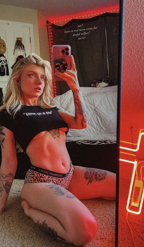 asmr 足 オンリーファンズ えろた 写真