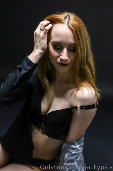 中出し 主観 オンリーファンズ 限定 ギャラリー