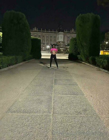 Lia Ponce ヌードモデル 写真