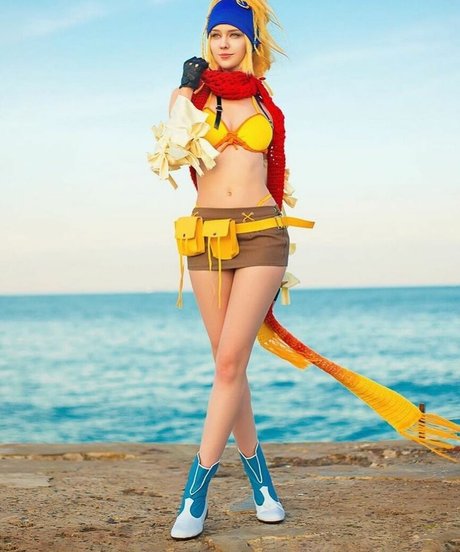 Nelly Laufeyson ポルノモデル 写真