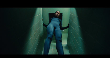 小柄なラテン系オンリーファンズ ホット 写真