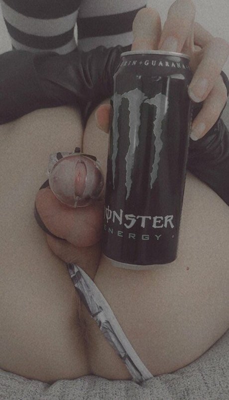 お尻を広げるオンリーファンズ ポルノ 画像