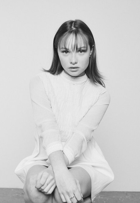 asmrマッサージオンリーファンズ 無料 写真