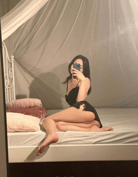 Zeydcarey スター ヌード 画像