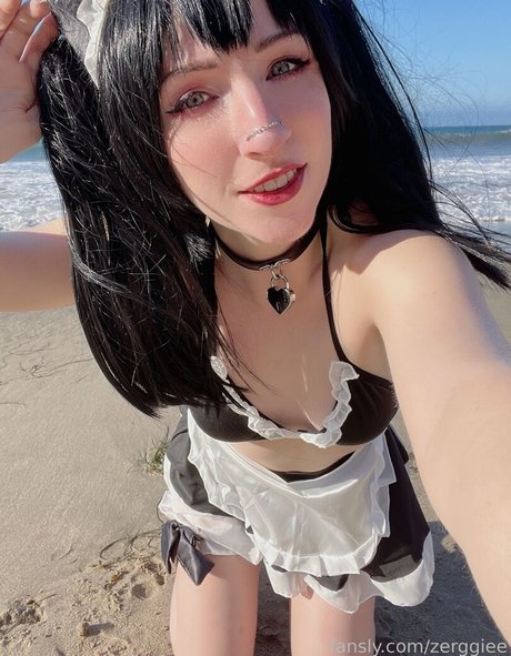 ブロンドのxxx オンリーファンズ 裸 ギャラリー