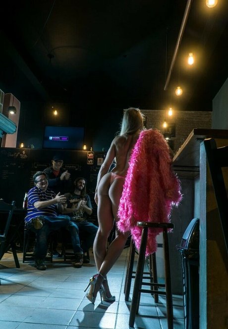 Aline Hirth ポルノスター 高品質 ギャラリー