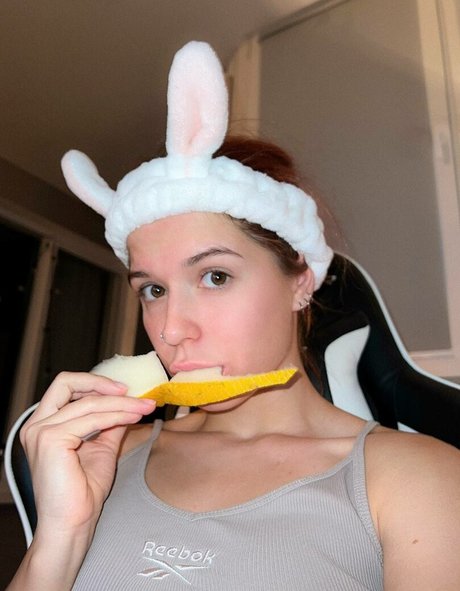 足の動画 オンリーファンズ 美しいポルノ 画像