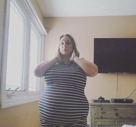 ティーンランジェリーオンリーファンズ ポルノ 画像