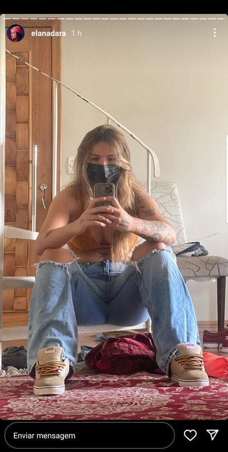 Elana Dara セクシーなスター ギャラリー