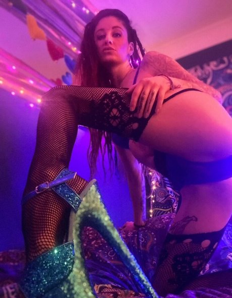 ヌード妻オンリーファンズ 無料 ギャラリー