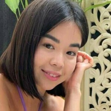 フェムボーイトランスオンリーファンズ 無料アダルト 写真