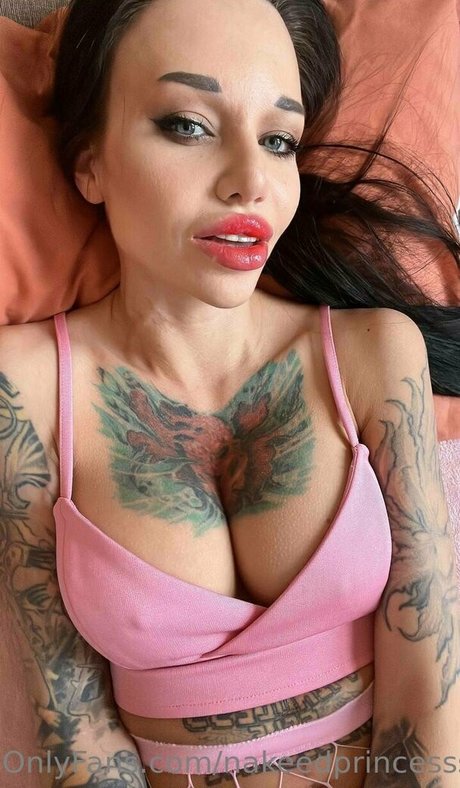 小柄で大きなお尻のオンリーファンズ ポルノ 画像